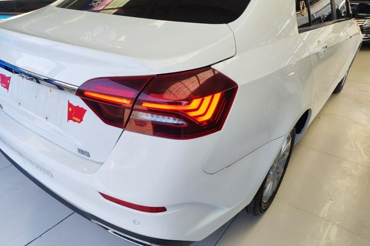 GEELY Emgrand 2022 #8 GEELY Emgrand 2022 car image #8