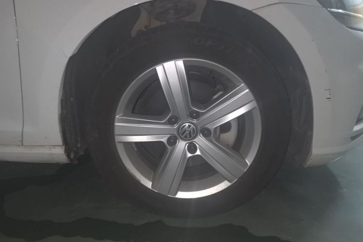 Volkswagen Golf 2019 car image #9