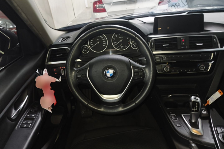 BMW 3 Series 2017 car image #11