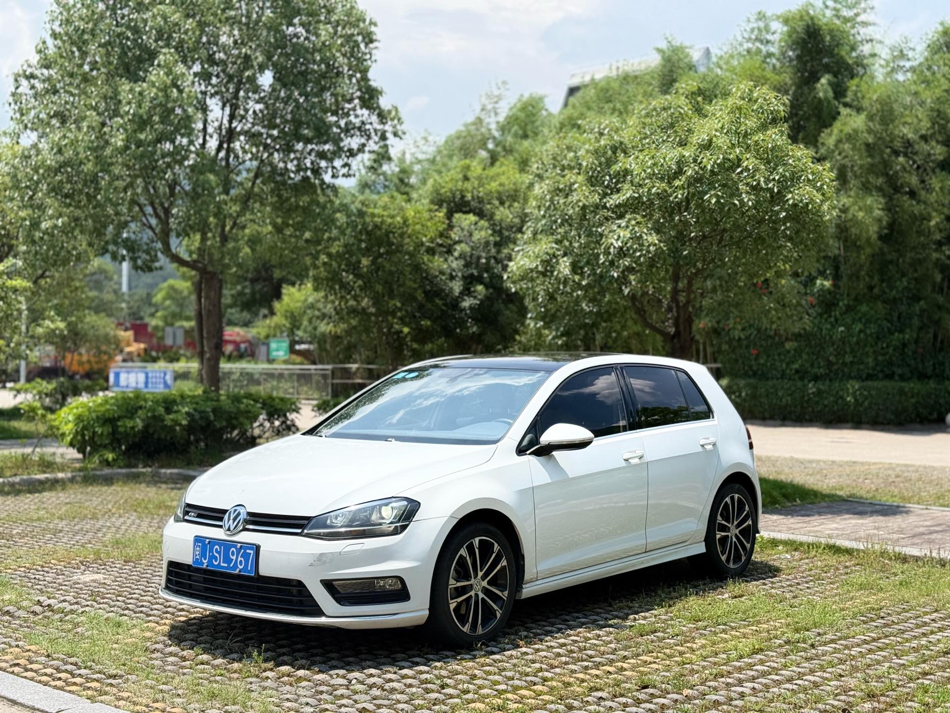 2016 2016 car image