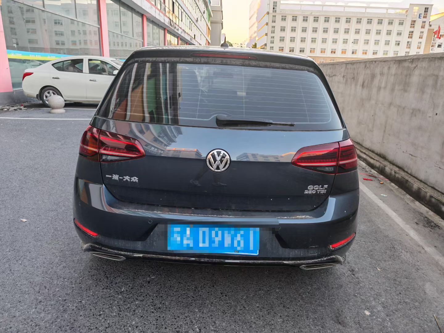 Volkswagen Golf 2020 car image #8