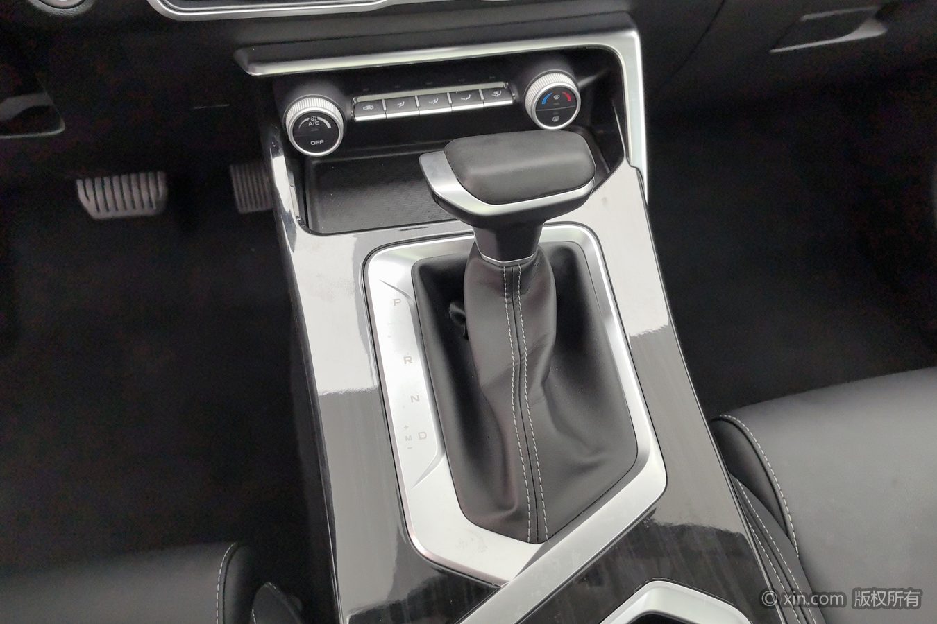 GEELY Coolray 2026 #14 GEELY Coolray 2026 car image #14