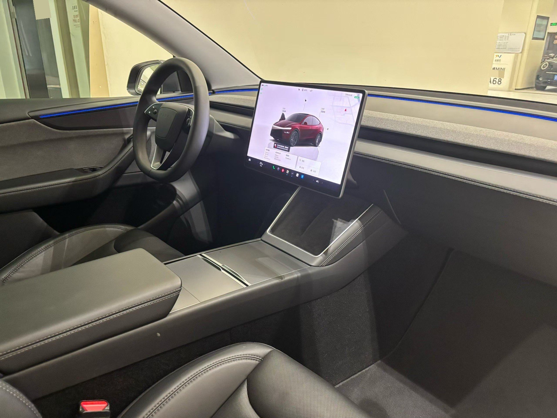 Tesla Model Y 2025 car image #5
