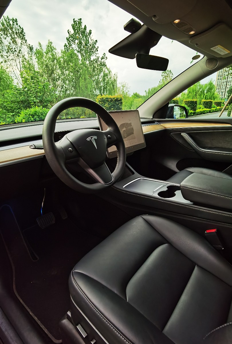 Tesla Model Y 2023 #14 Tesla Model Y 2023 car image #14