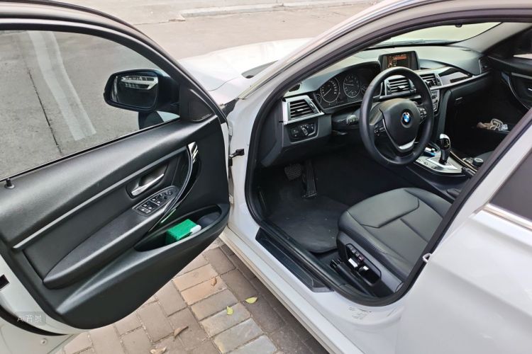 BMW 3 Series 2017 #18 BMW 3 Series 2017 car image #18