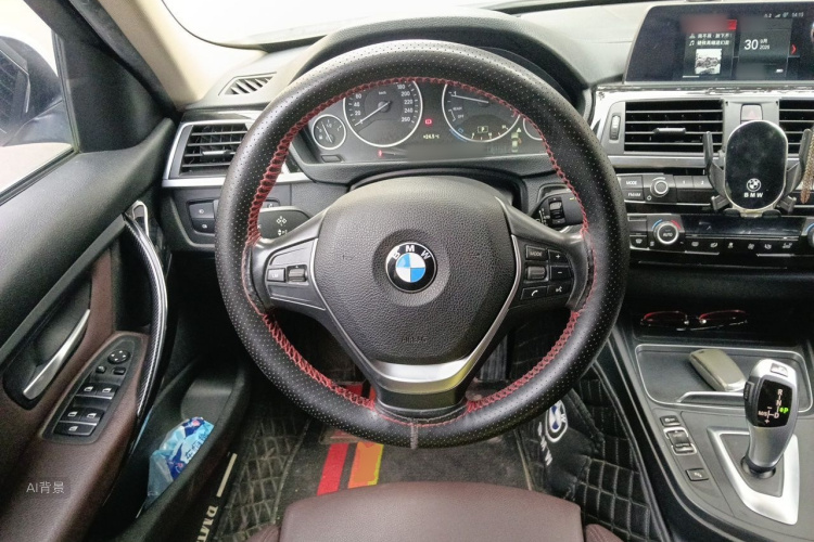 BMW 3 Series 2018 car image #12