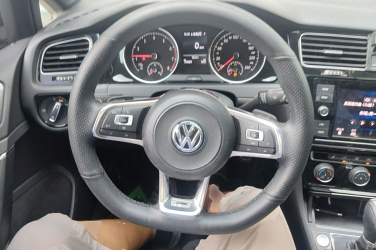Volkswagen Golf 2019 #11 Volkswagen Golf 2019 car image #11
