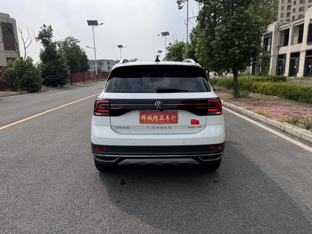 Volkswagen T-Cross 2024 car image #6