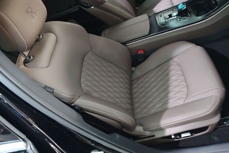 BYD Han 2023 immagine di auto #24