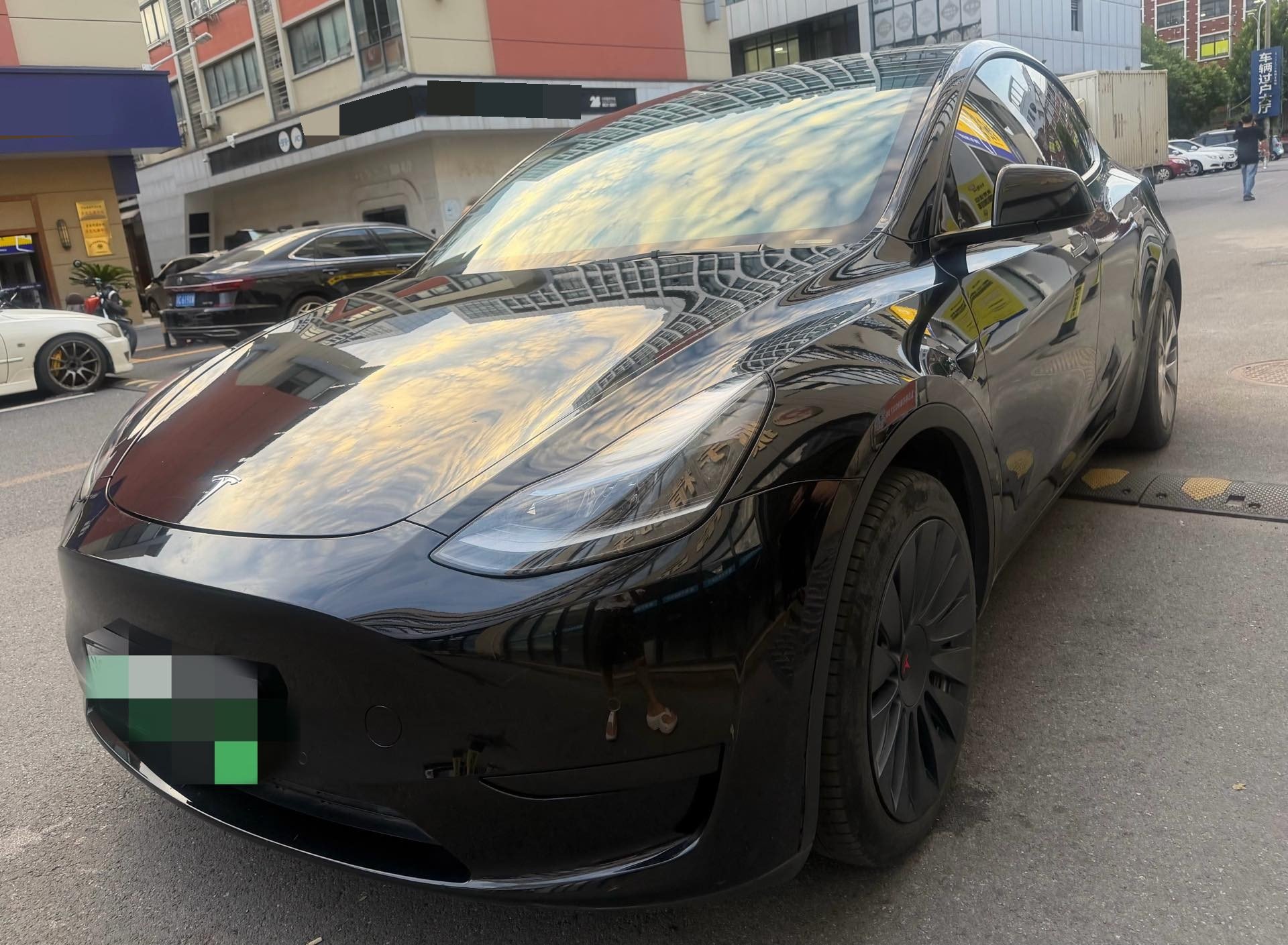 Tesla Model Y 2023 Tesla Model Y 2023 car image