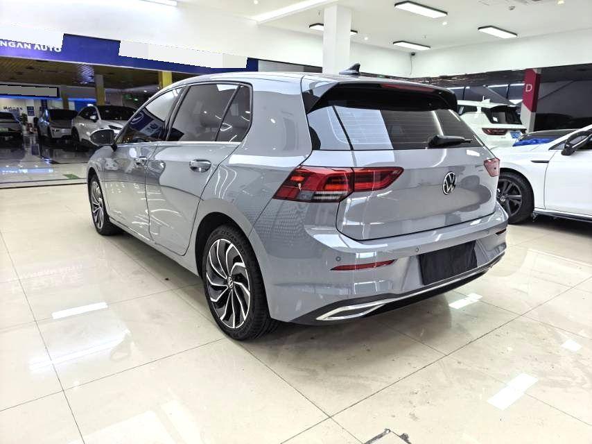 Volkswagen Golf 2023 car image #5