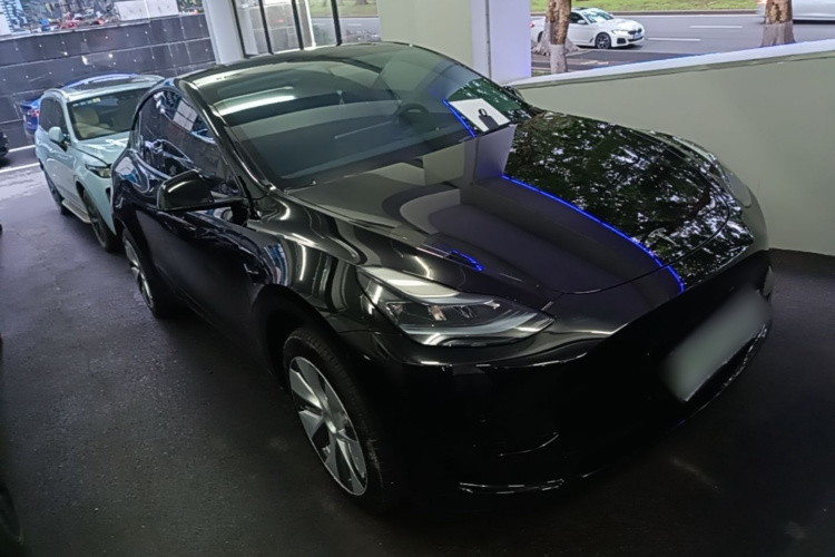 Tesla Model Y 2023 #4 Tesla Model Y 2023 car image #4