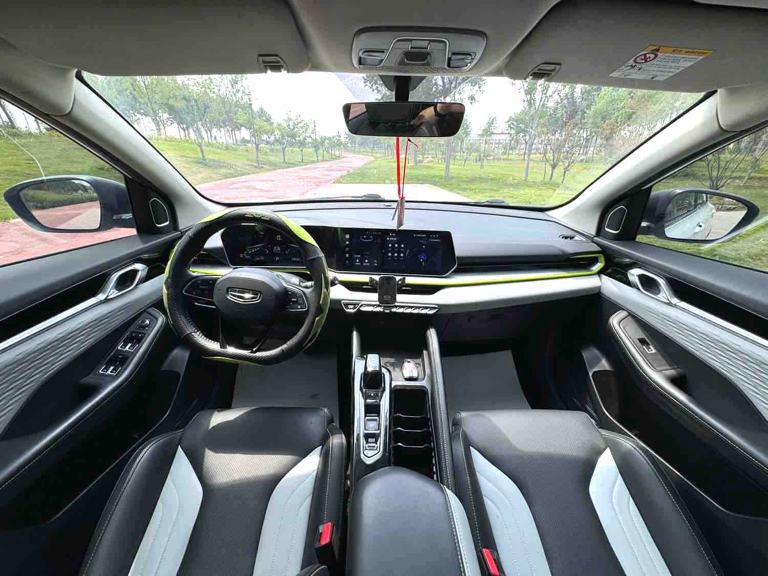 GEELY Coolray 2023 car image #8