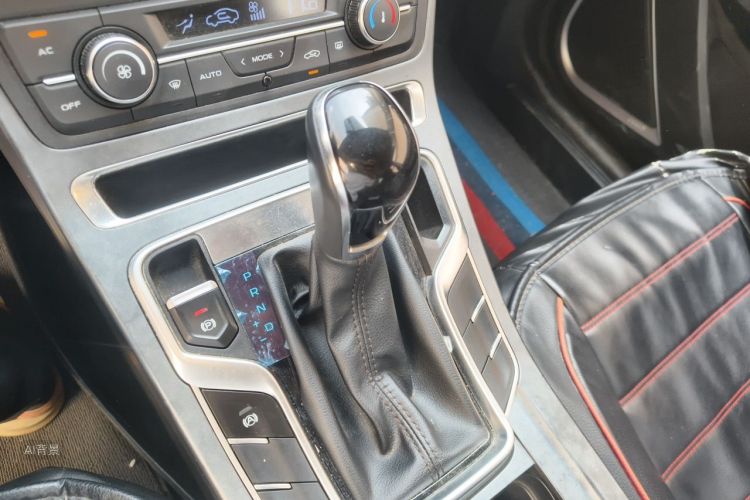 GEELY Emgrand 2021 car image #16