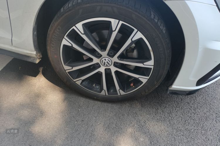Volkswagen Golf 2019 car image #9