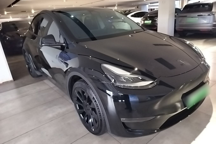 Tesla Model Y 2023 car image #4