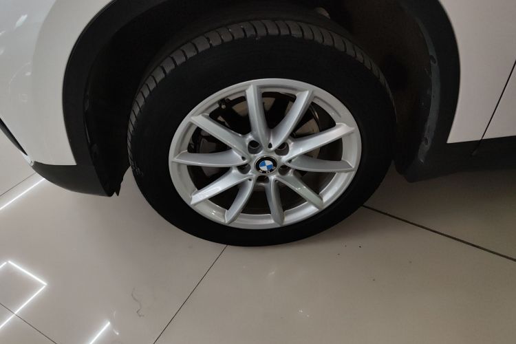 BMW X1 2019 car image #9