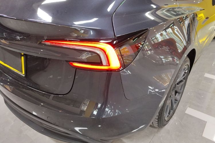 Tesla Model 3 2025 صورة سيارة #8