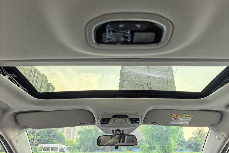 GEELY Emgrand 2021 car image #18
