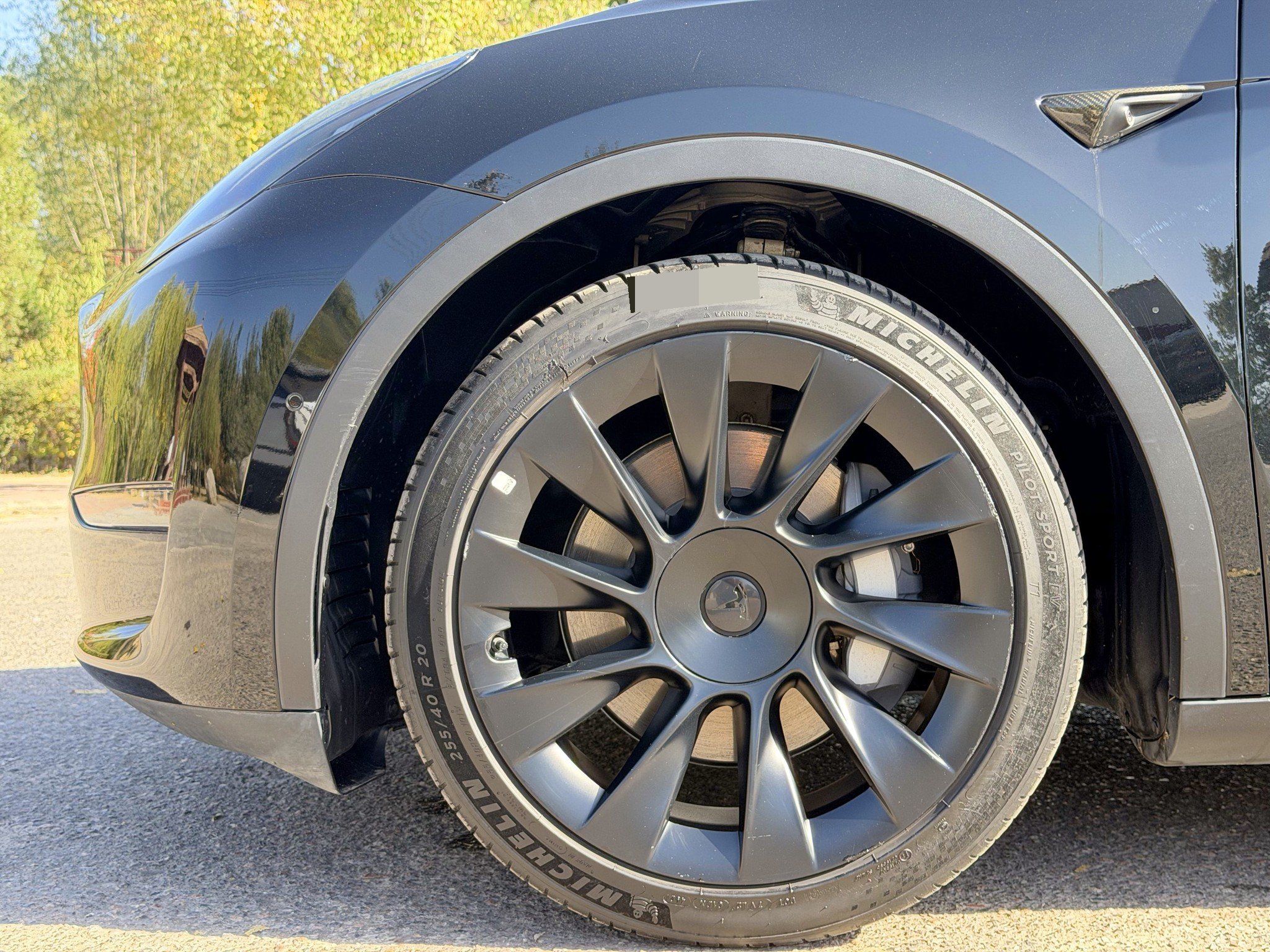 Tesla Model Y 2021 car image #8