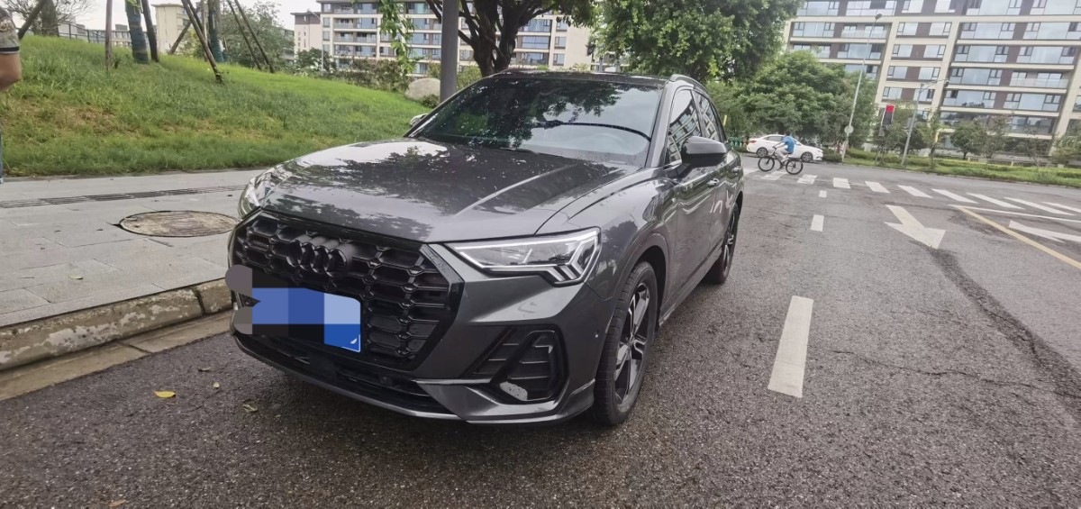 Audi Q3 2023 car image 