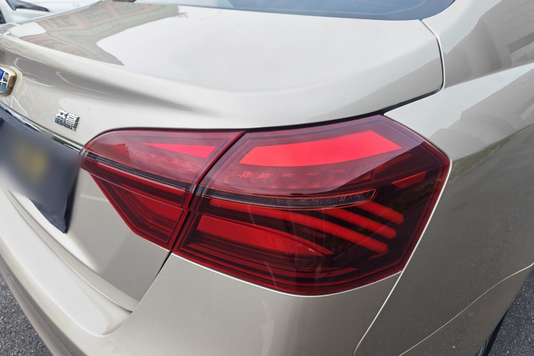 GEELY Emgrand 2019 car image #10