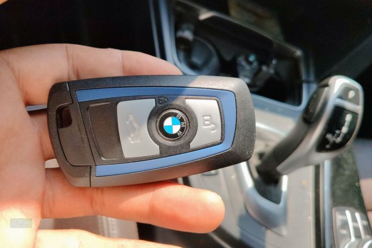 BMW 3 Series 2018 #10 BMW 3 Series 2018 car image #10