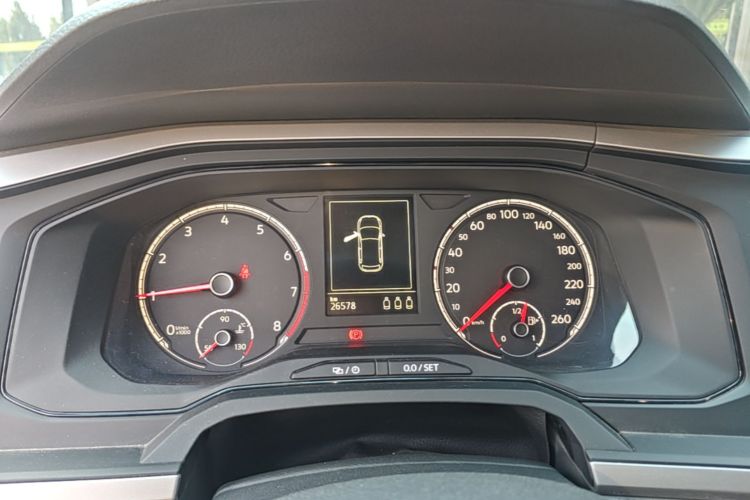 Volkswagen Polo 2021 car image #12