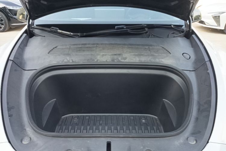Tesla Model Y 2021 #20 Tesla Model Y 2021 car image #20