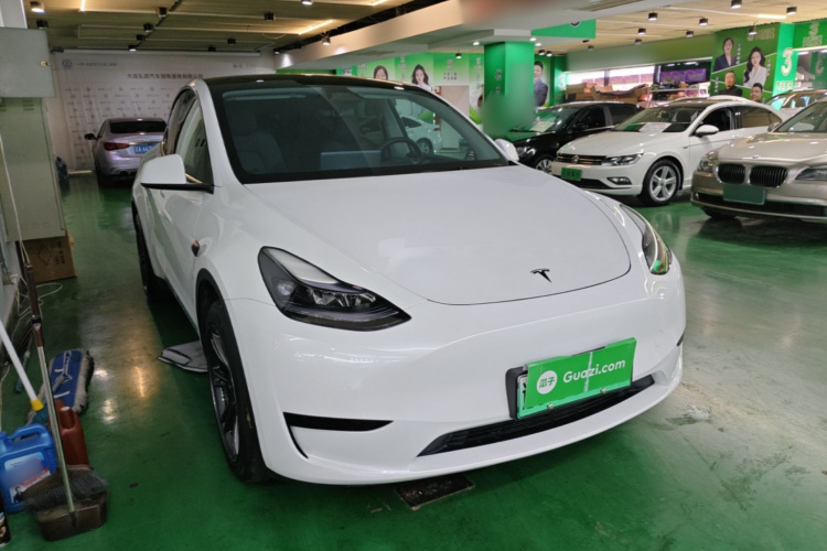 Tesla Model Y 2024 car image #4