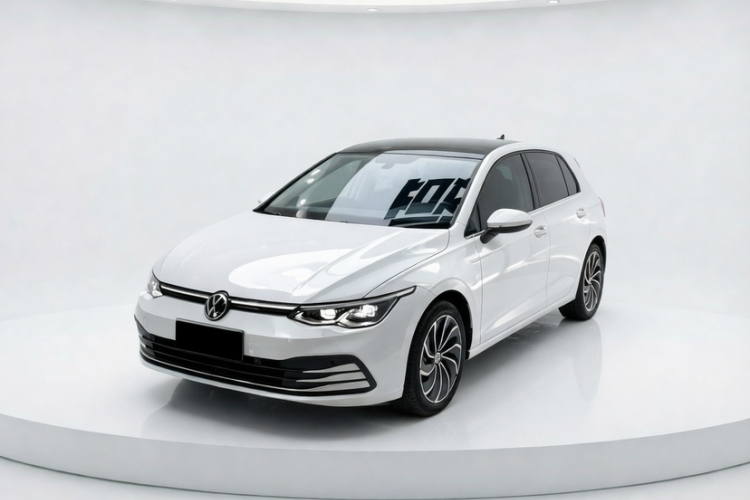 Volkswagen Golf 2021 car image #3