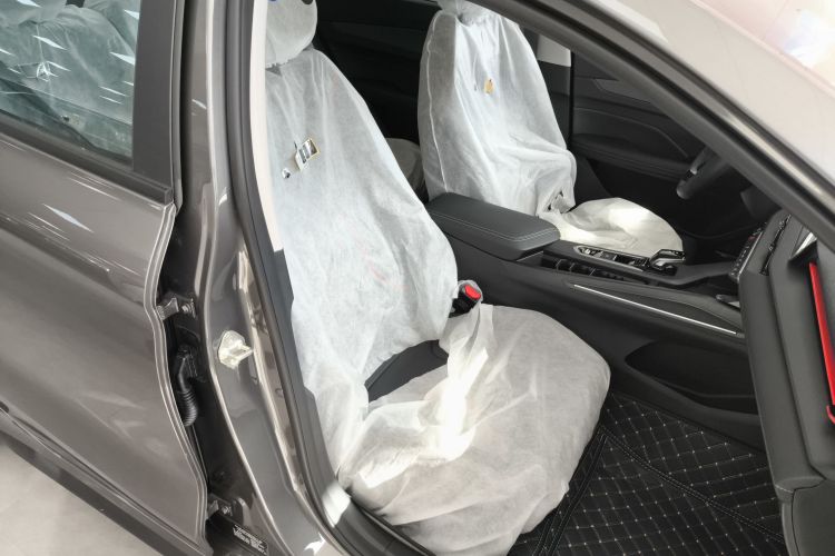 GEELY Binray 2026 immagine di auto #24