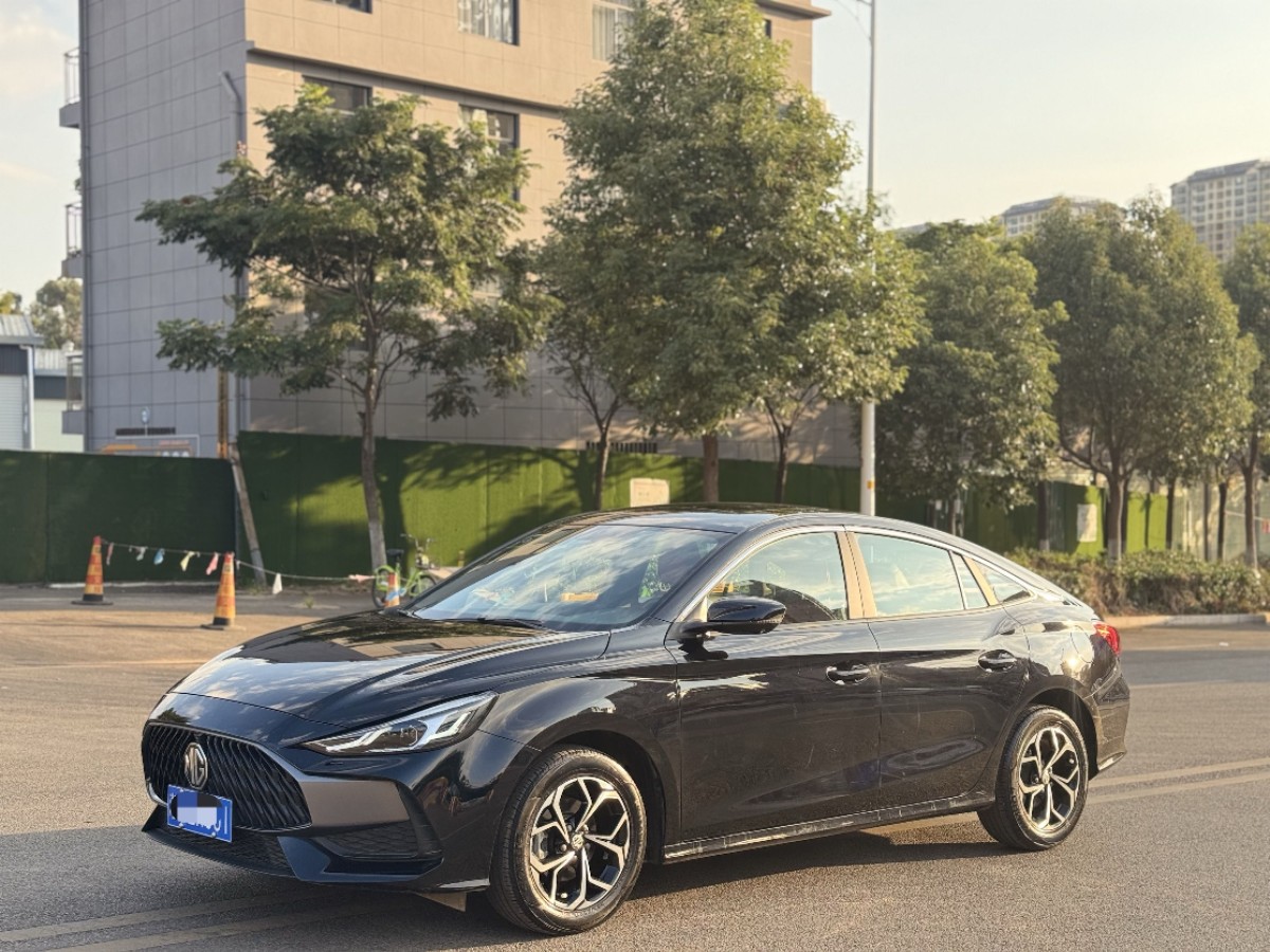 MG 5 2023 imagen de coche 