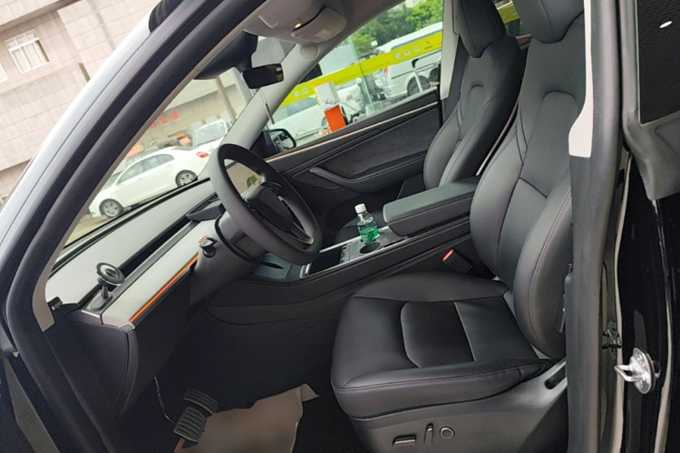 Tesla Model Y 2023 #15 Tesla Model Y 2023 car image #15