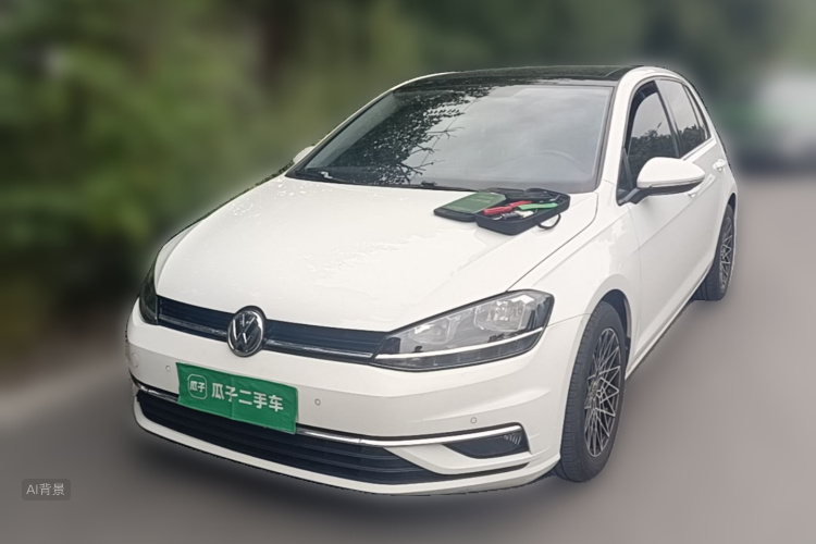 Volkswagen Golf 2018 car image #2