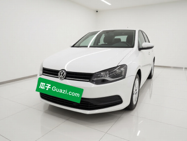 Volkswagen Polo 2015 car image 