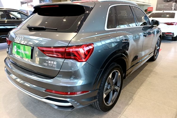 Audi Q3 2020 car image #5