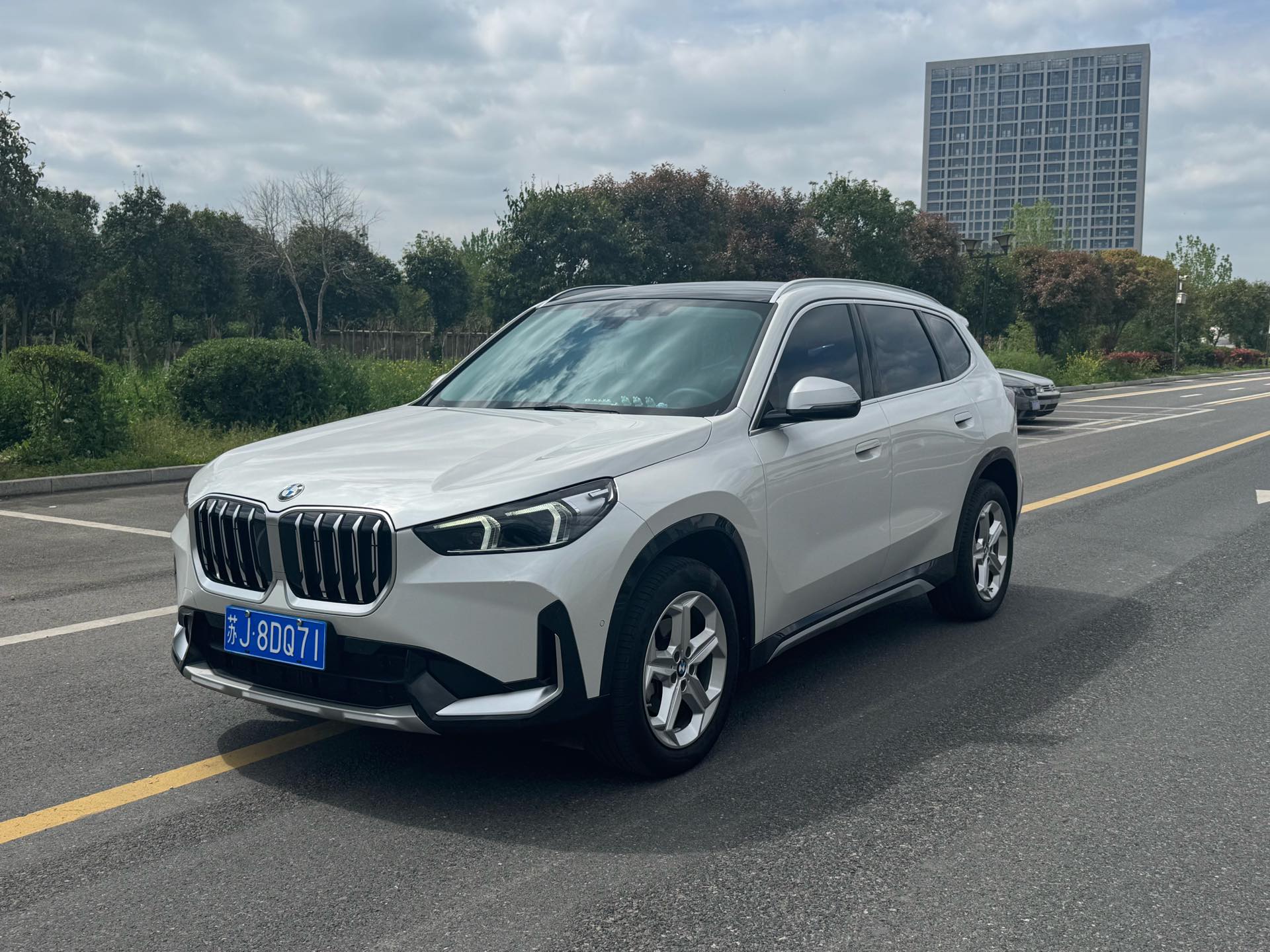 BMW X1 2024 BMW X1 2024 car image