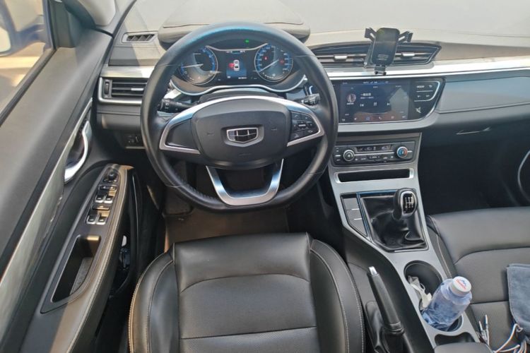 2019 car image #12