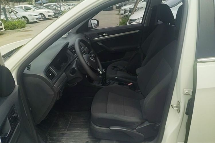 Volkswagen Lavida 2017 car image #17