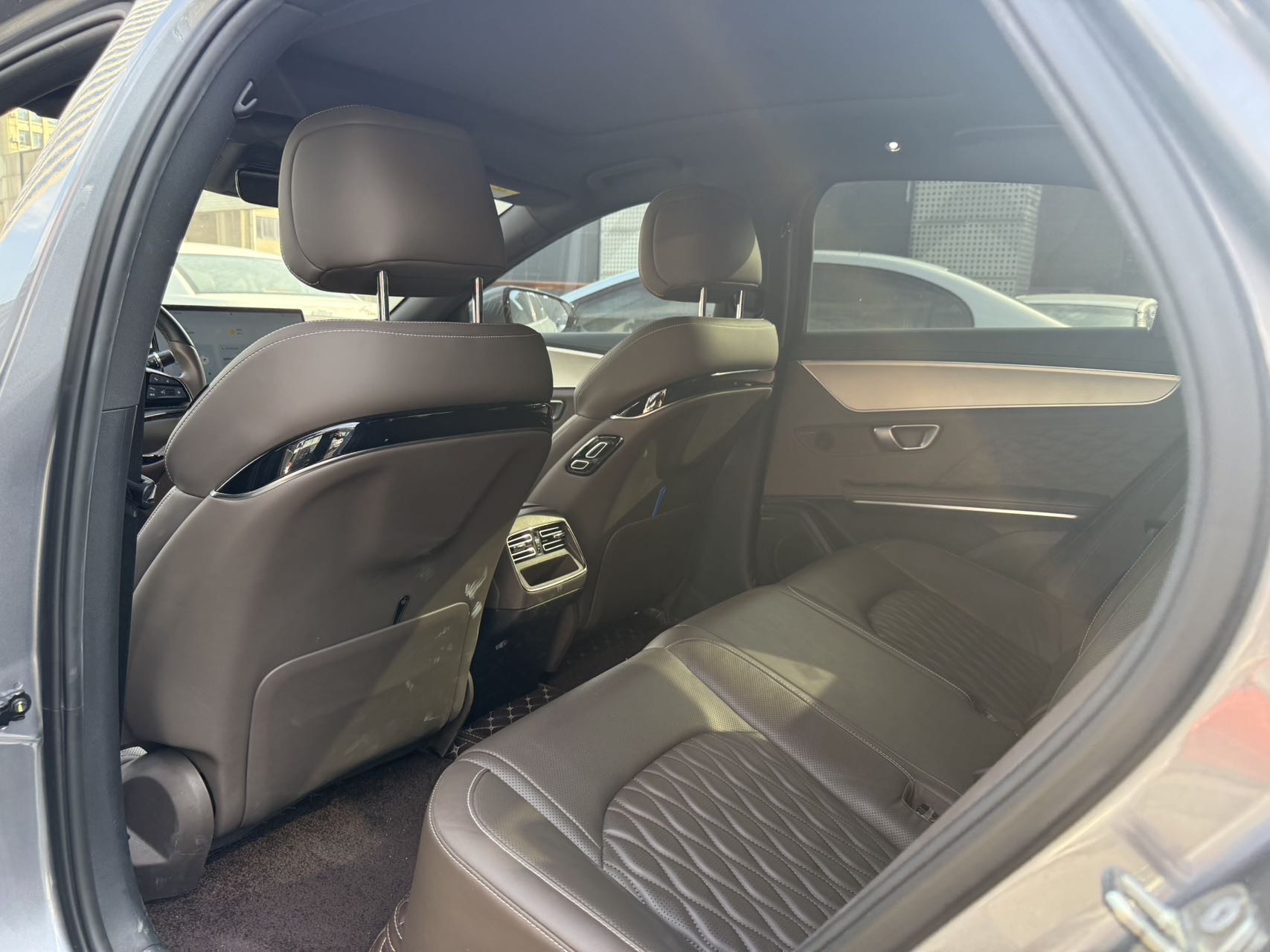 BYD Han 2023 car image #5