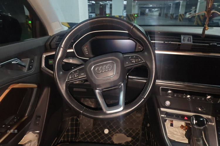 Audi Q3 2020 car image #12