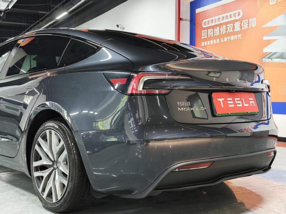 Tesla Model 3 2025 car image #10