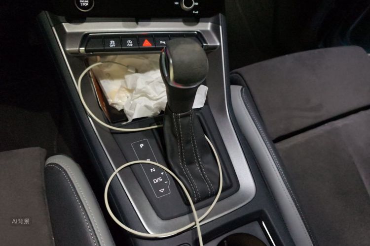 Audi Q3 2022 car image #16