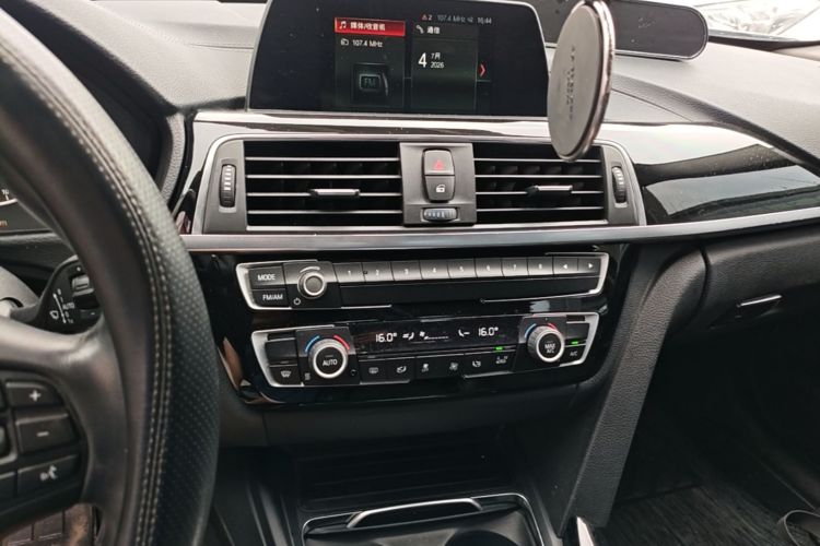BMW 3 Series 2018 #13 BMW 3 Series 2018 car image #13