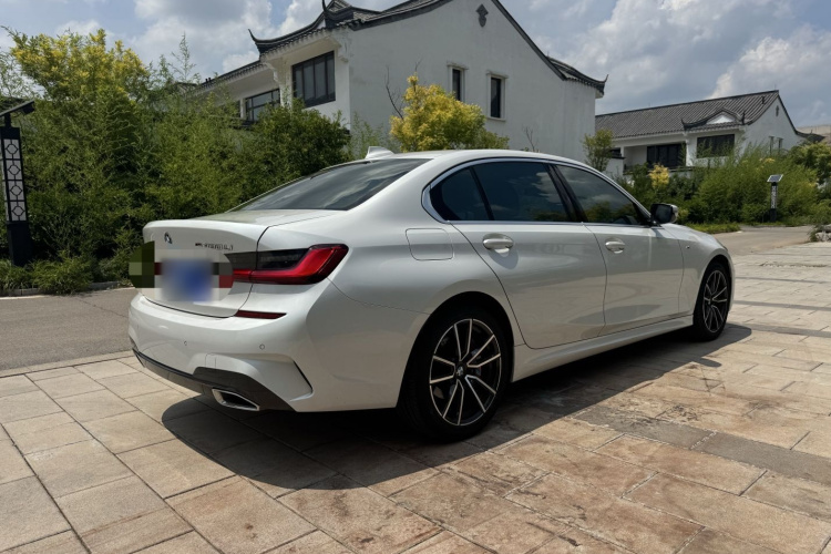 BMW 3 Series 2021 #5 BMW 3 Series 2021 car image #5