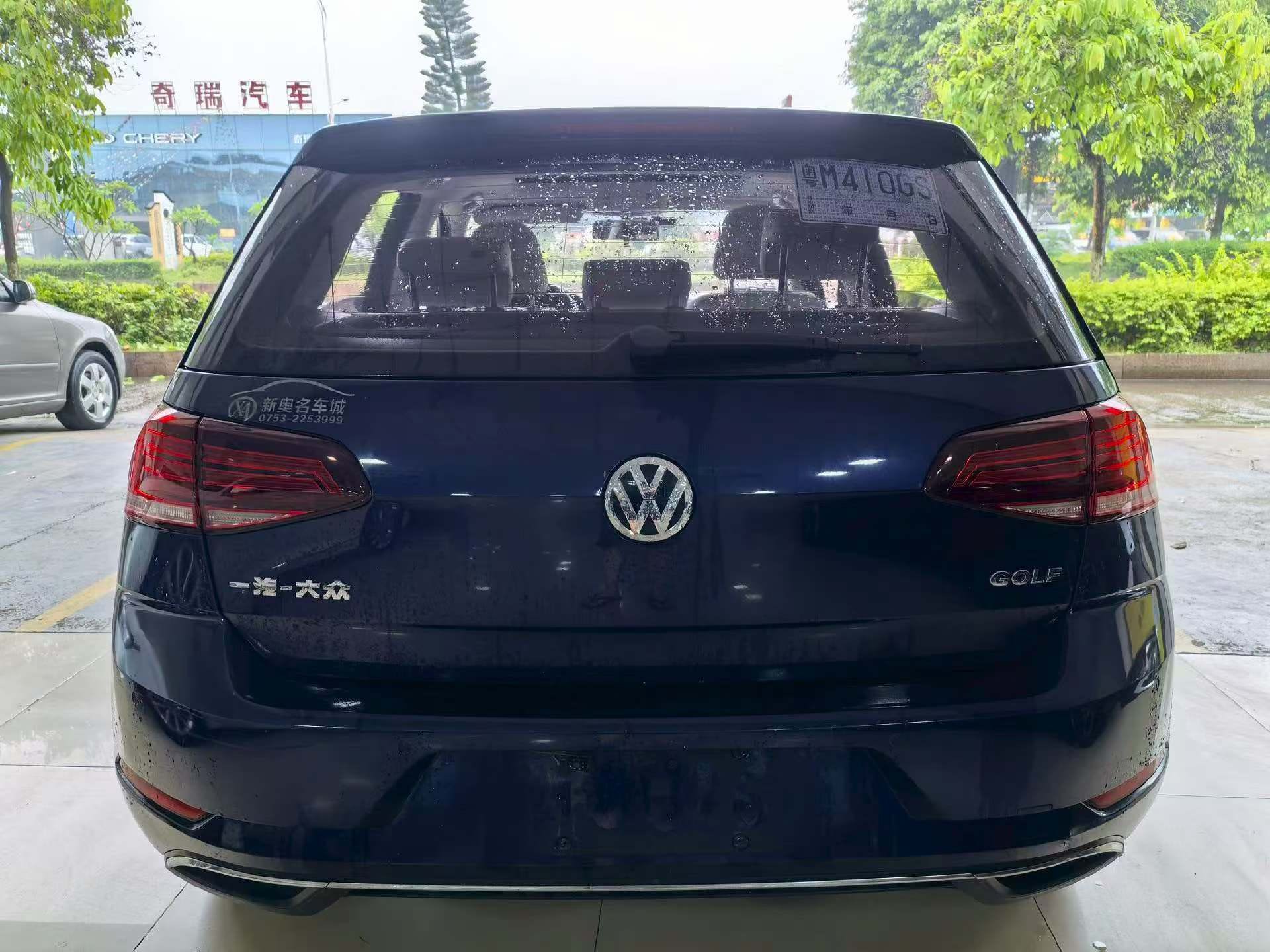 Volkswagen Golf 2018 car image #8