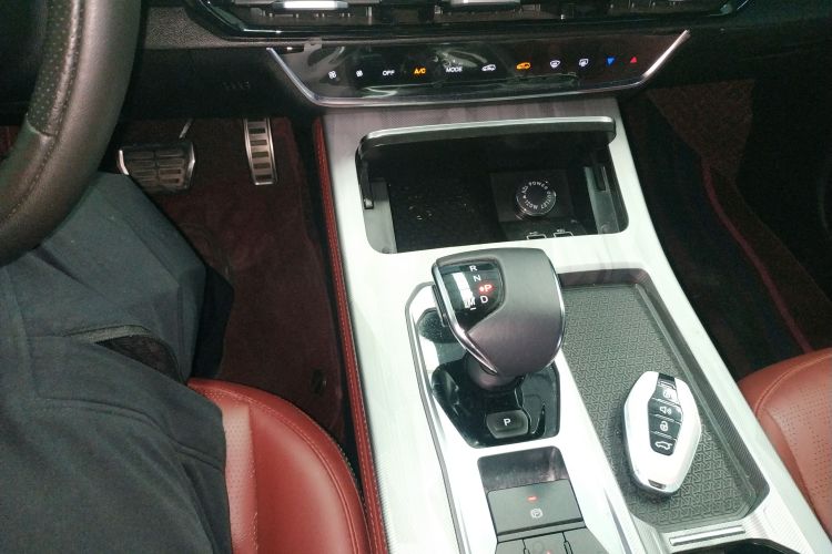 Jetour X70 PLUS 2023 car image #14