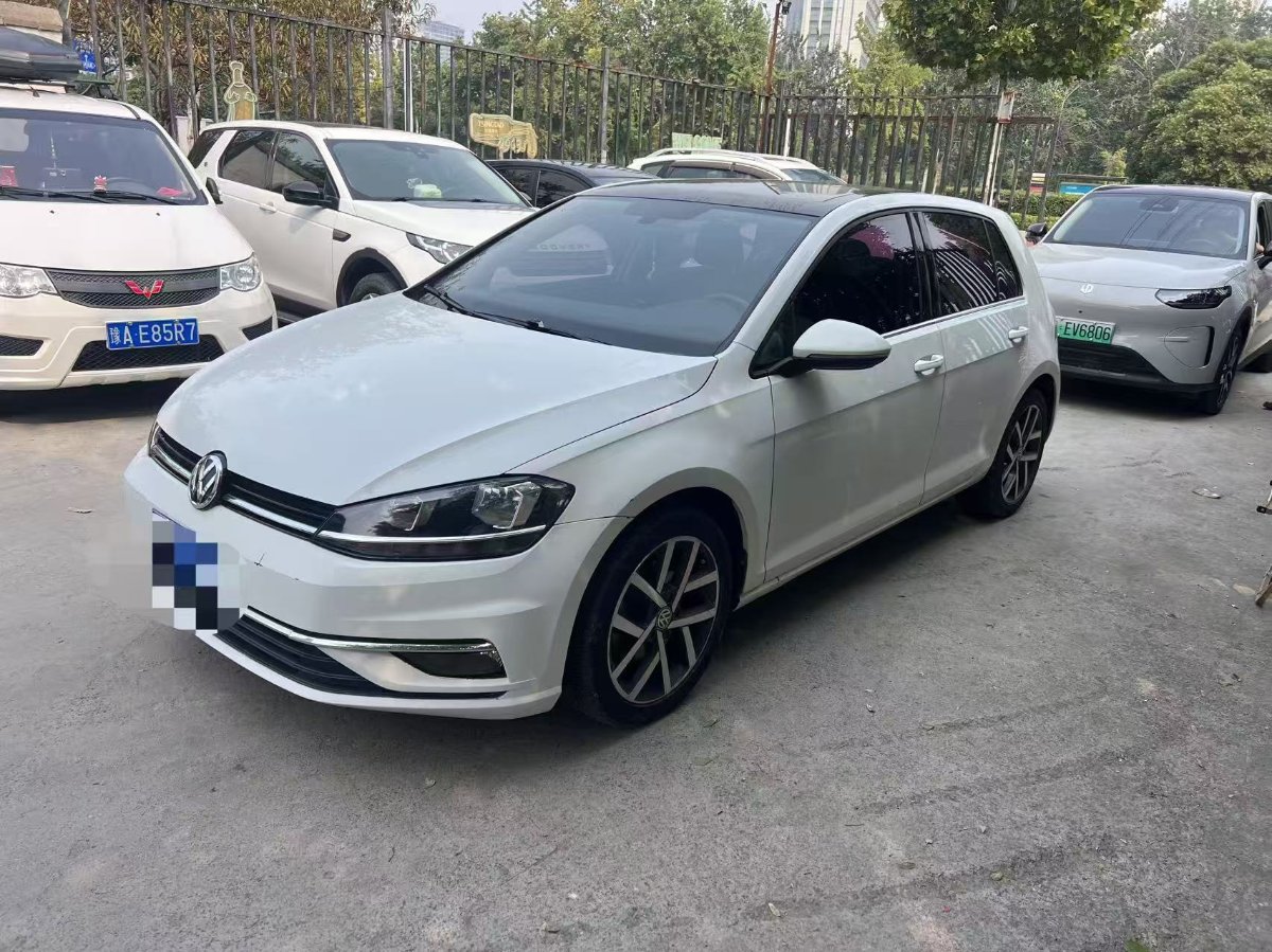 Volkswagen Golf 2018 car image 