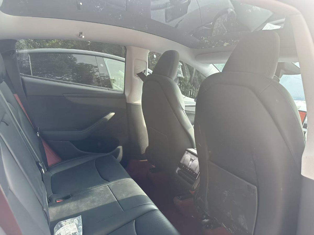 Tesla Model Y 2025 #4 Tesla Model Y 2025 car image #4